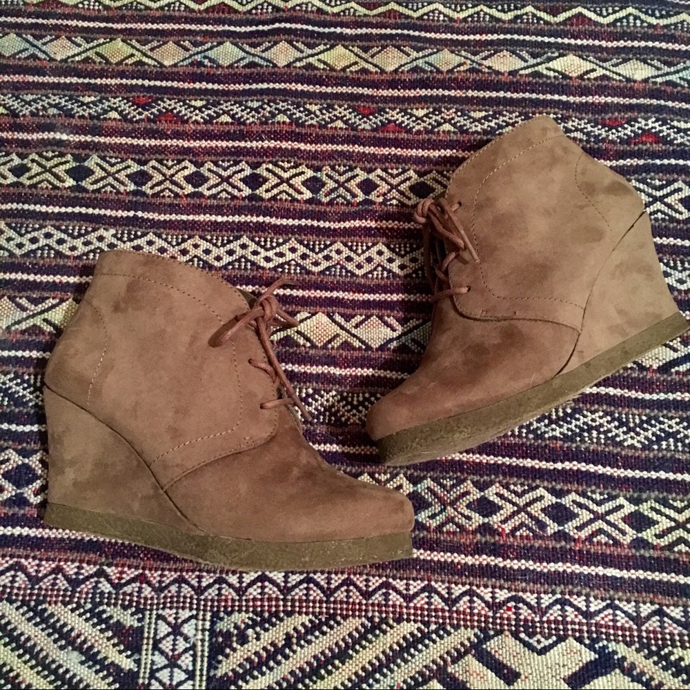 Taupe faux suede wedge booties, sz 6 *2 for $20*